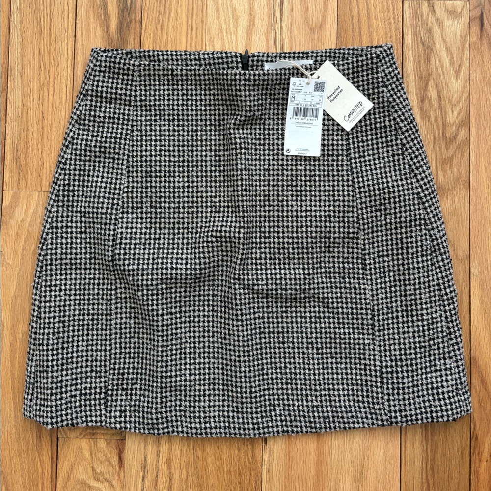 NWT Black and white houndstooth skirt